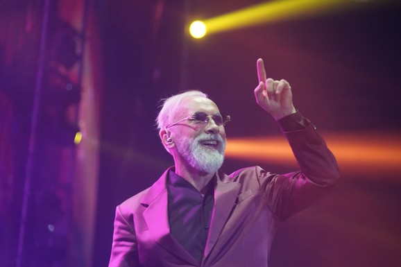 BOSANSKA VODITELJKA BRUTALNO UDARILA NA DINA MERLINA Pevač se oglasio nakon plasmana Bosne na Svetsko prvenstvo, ona odmah reagovala: "Halid bi ih čekao"