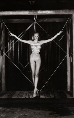 18+ Riccardo Tisci a Visionarie 60. számának