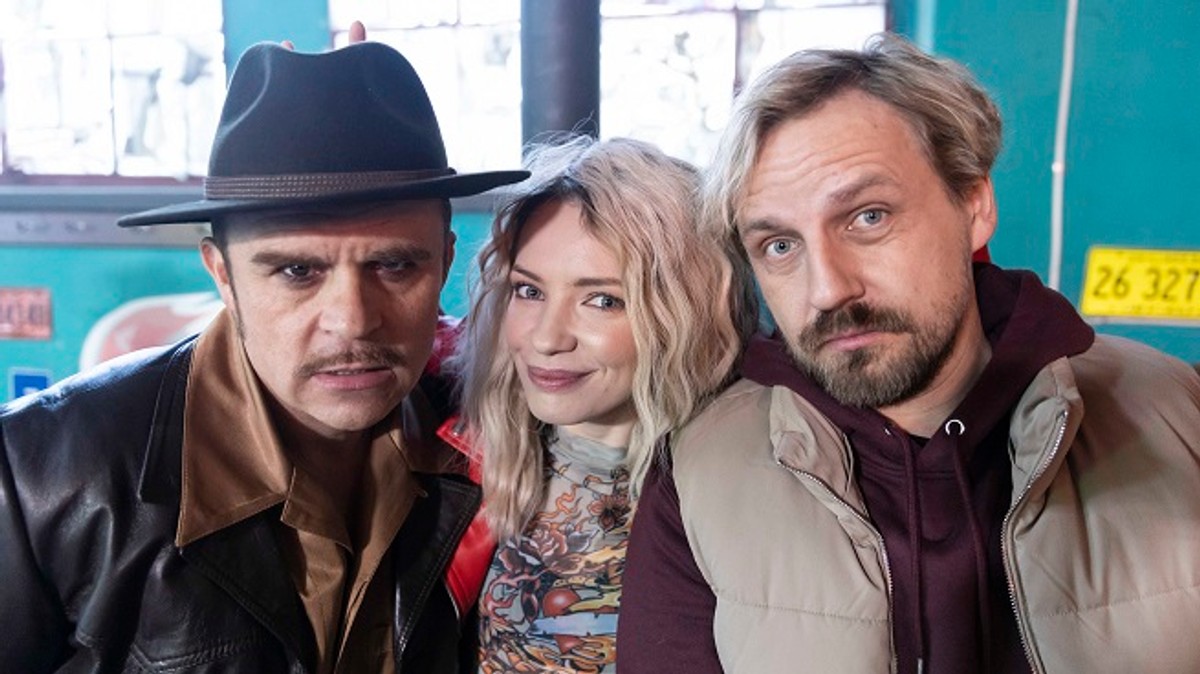 Piotr Rogucki, Paulina Gałązka i Paweł Domagała w serialu "Rafi"