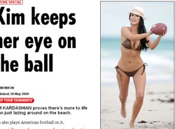 Zobacz, jak Kim Kardashian bawi się piłką