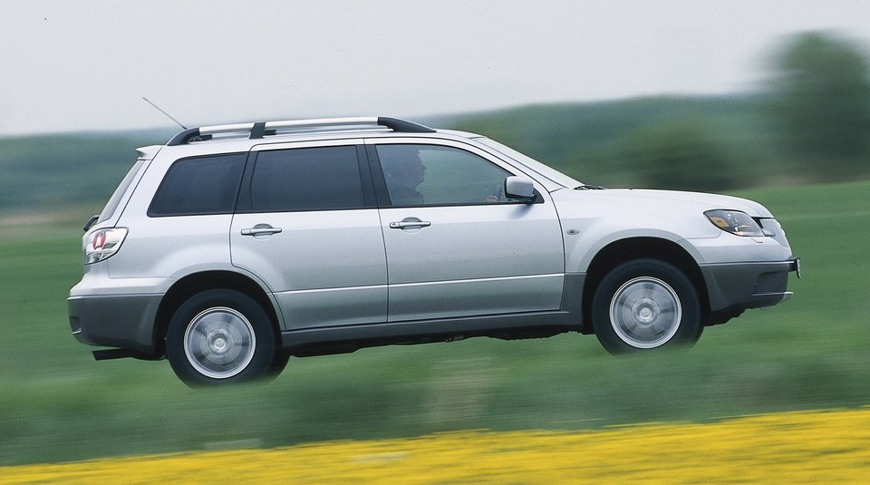Mitsubishi outlander 2001 год