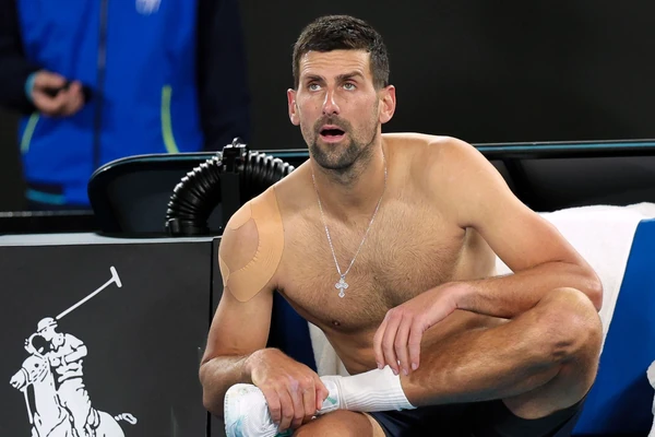 Nema Jelene i dece, ali je OVAJ ČIKICA u publici ZASENIO SVE! Kad vidite ŠTA JE OBUKAO, a onda i URADIO biće vam jasno zašto je apsolutna SVETSKA SENZACIJA