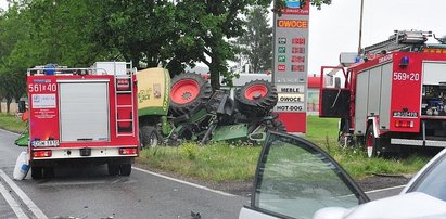 Wymusiła pierwszeństwo. Traktor koziołkował