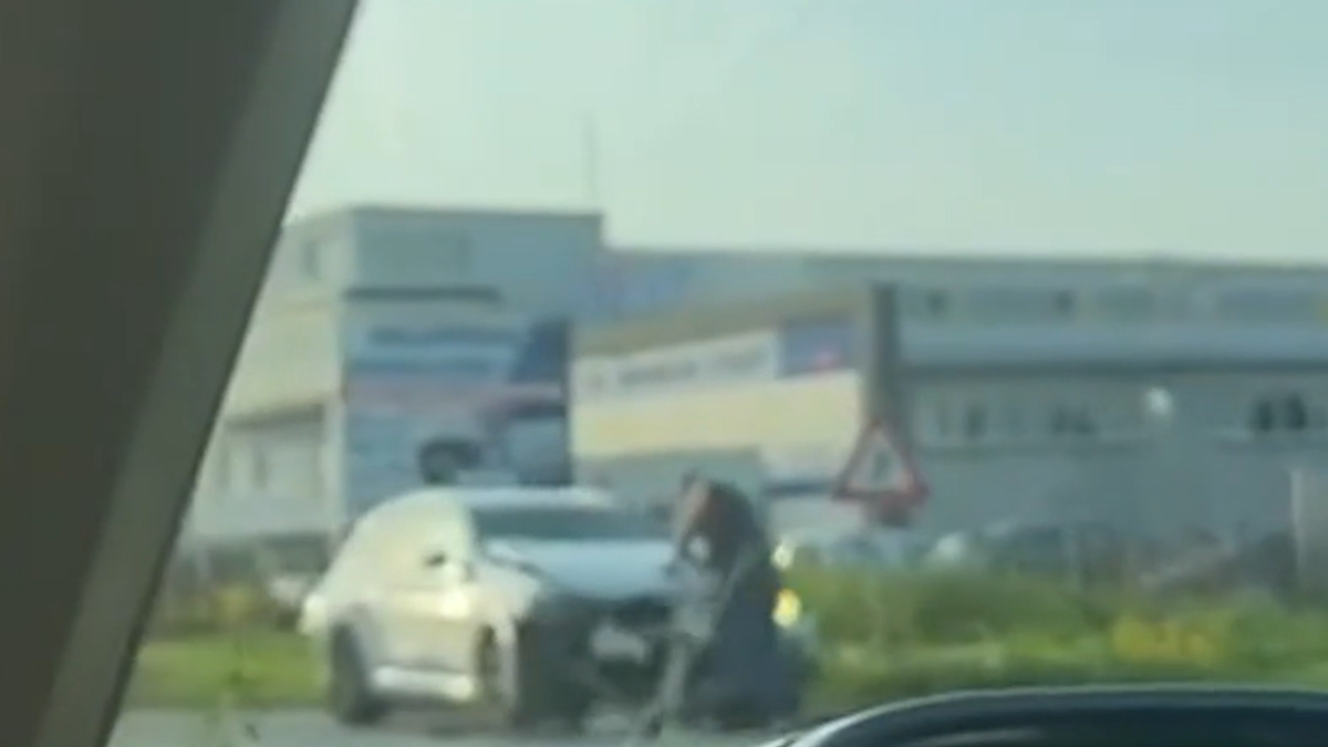 DIREKTAN SUDAR DVA AUTOMOBILA Teška nesreća kod Novog Sada: Sumnja se da ima povređenih