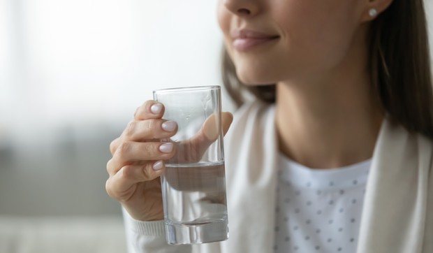 Pijenje vode takođe može da ima pozitivan efekat na raspoloženje osobe