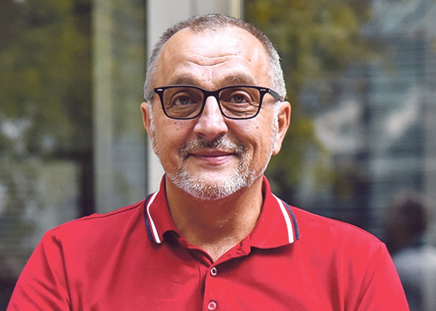 "Tačno je da je doveo oficira CIA u Beograd. S druge strane, ono što je činio pod Miloševićem ne uklapa se baš u ulogu agenta CIA". Zoran Živković, bivši premijer Srbije