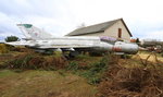 MiG-21 stanął za stodołą. Sąsiedzi wezwali policję