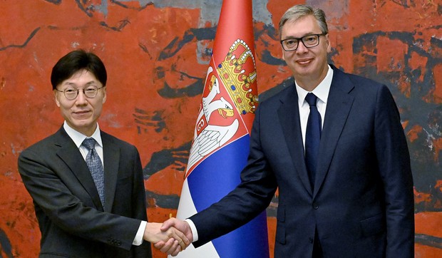 Predsednik Aleksandar Vučić primio je danas akreditivno pismo novoimenovanog ambasadora Republike Koreje u Srbiji Hong Gun Djonga