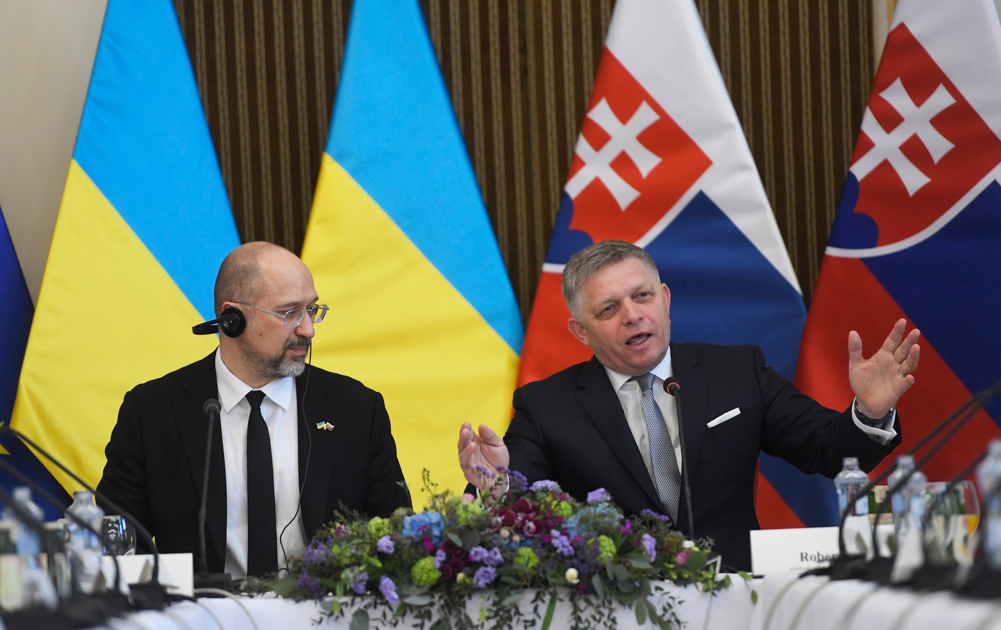 Predseda vlády SR Robert Fico a predseda vlády Ukrajiny Denys Šmyhaľ.