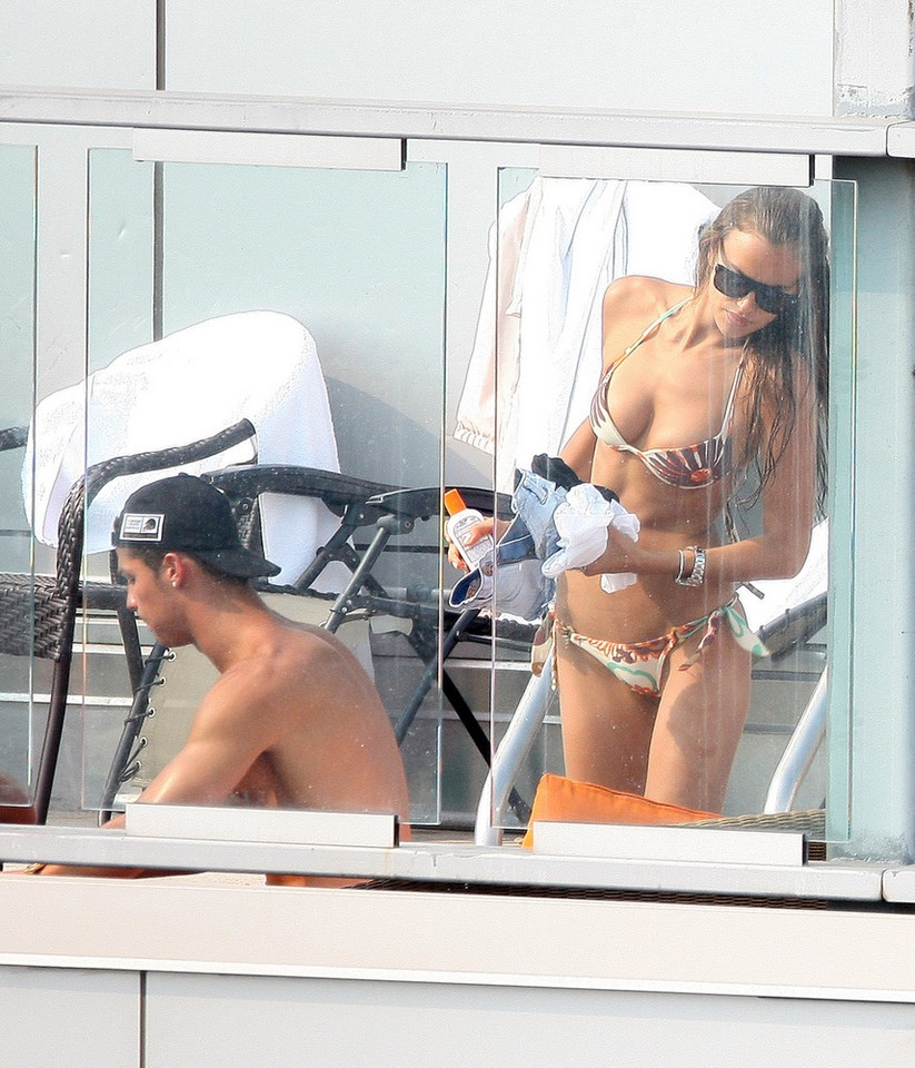 Cristiano Ronaldo i Irina Shayk na basenie w Nowym Jorku