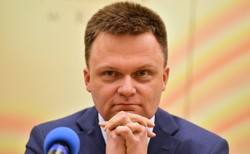 Ksiądz nie chciał udzielić Hołowni komunii. "Sumienie mi nie pozwala"