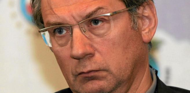 <b>6. Cezary Stypułkowski z BRE Banku</b> - jego pensja wynosi <b>4 mln 300 tys. zł</b>