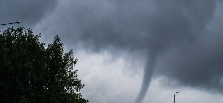 Trąba powietrzna w Polsce. "Porwało garaż i betoniarkę"