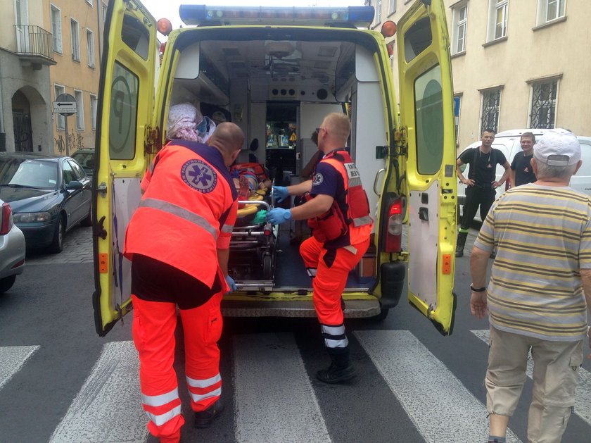 Wypadek w Opolu. Babcia z wnuczką potrącone na pasach