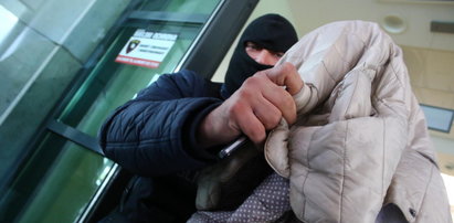 Wyrzuciła niemowlę na śmietnik! Policjanci zatrzymali dzieciobójczynię