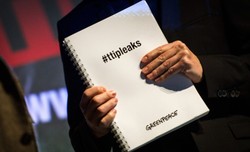 Francuzi postawią się Amerykanom? "Na tym etapie mówimy NIE umowie TTIP"