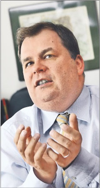 Mikosz: Nie wyczaruję pilotom pieniędzy