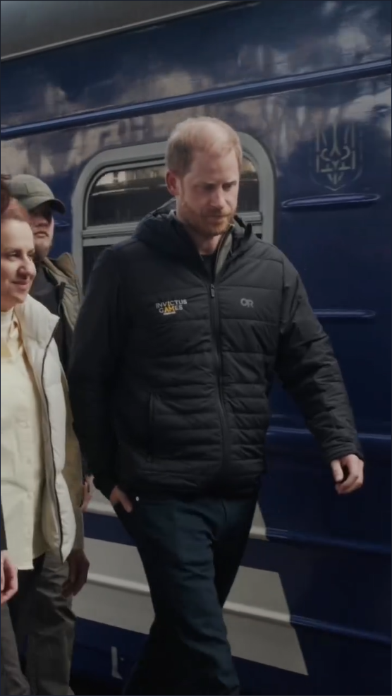 Britský princ Harry neohlásene pricestoval na Ukrajinu. 