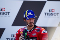 Wicemistrz świata w MotoGP prowadził samochód na podwójnym gazie