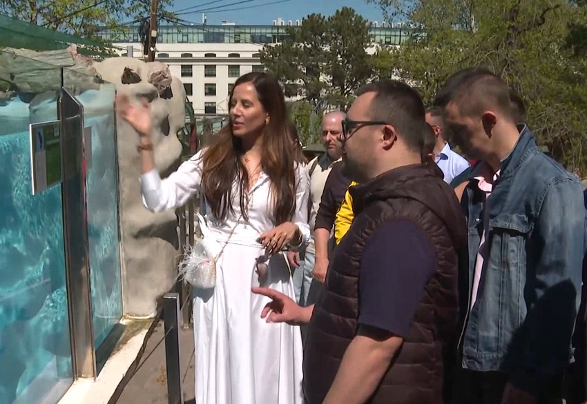 Tamara Vučić sa osobama sa Daunovim sindromom u Zoo vrtu