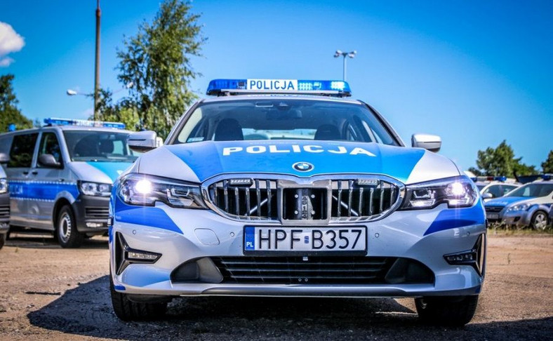 W przypadku 51 sztuk oznakowanych BMW serii 3 sedan to pierwszy raz w historii, kiedy samochody tej marki dostaną barwy polskiej policji