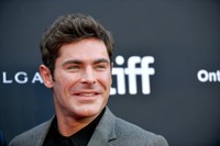 Zac Efron külseje radikálisan megváltozott, de ez nem ok arra, hogy nyilvánosan megalázzuk