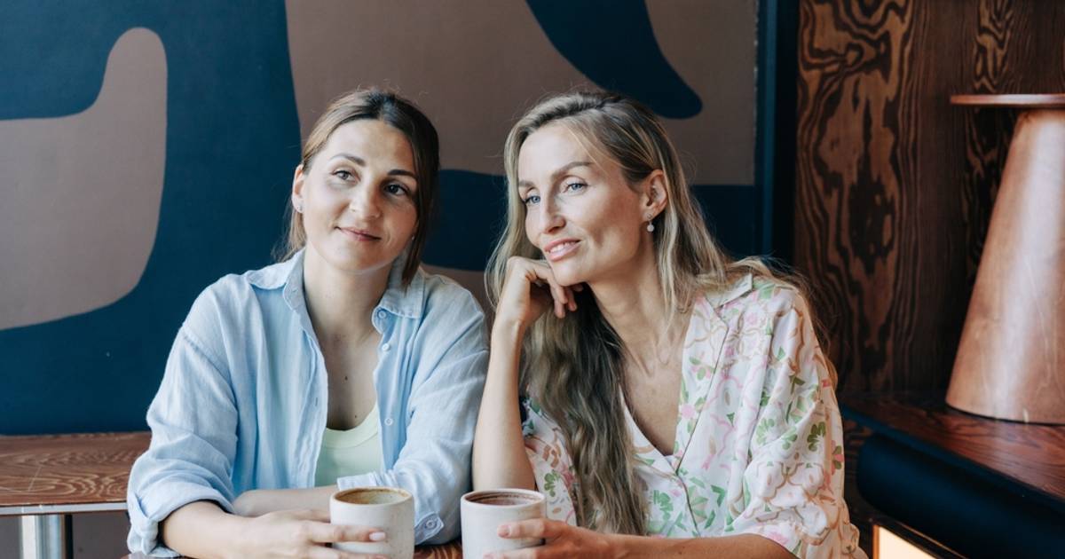 Dlaczego ludzie kochają plotki? Eksperci mówią jasno