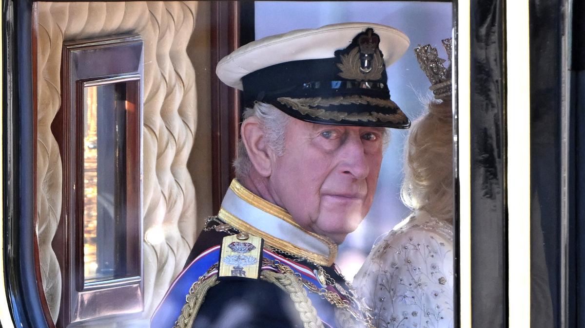 Most jelent meg Károly királyról egy friss fotó, az otthonában látható. Döbbenetes dolog tűnt fel a szoba sarkában