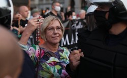 Kurator Barbara Nowak przeciw Marszowi Równości. Wzięła udział w kontrmanifestacji