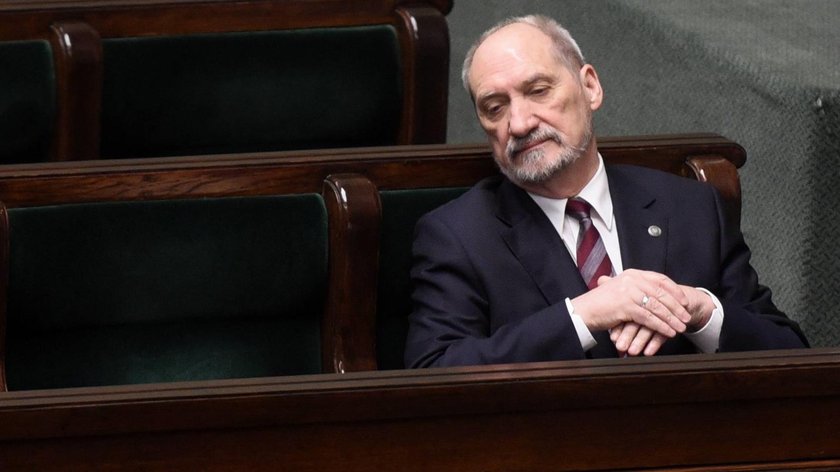 Czego Macierewicz szukał w teczkach IPN? „Chciał uniknąć kompromitacji”– wywiad z Jarosławem Jakimczykiem