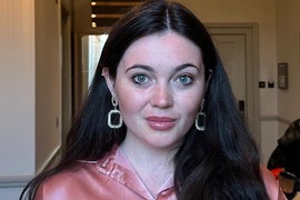 Mislila je da joj DESNI KRVARE zbog jačeg pranja zuba, ali to je bio PRVI ZNAK retkog oblika RAKA