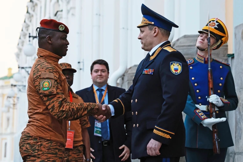 Ruski general-major Sergej Udovenko i Ibrahim Traore u Moskvi