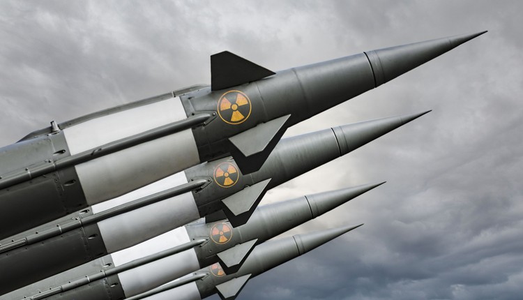 Polska może samodzielnie zbudować broń jądrową? Ekspert wskazuje, kto nas najbardziej blokuje