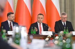 spór o dostęp sławomira cenckiewicza do informacji niejawnych. abw zap