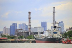 "Będziemy piekielnie bombardować". Trump: Wiele państw wyśle okręty do cieśniny Ormuz