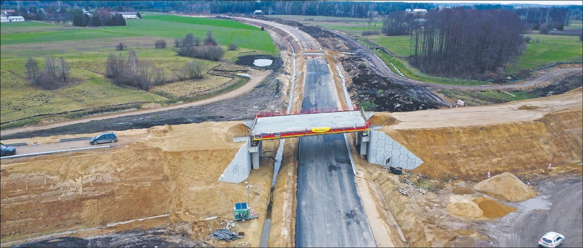 Budowane teraz poprzecznie nad drogą nr 8 wiadukty dla dróg lokalnych czy przejścia dla zwierząt nie będą wystarczająco długie, by w przyszłości zmieścić poniżej drugą jezdnię