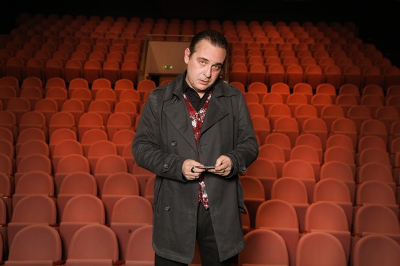 "Nosio je jedan džemper i jedne farmerke, SAHRANJEN JE U KOSTIMU" Marko Živić je umro u 49. godini, kolege pozvale hitnu kad su videle kako izgleda: Nije mu bilo spasa