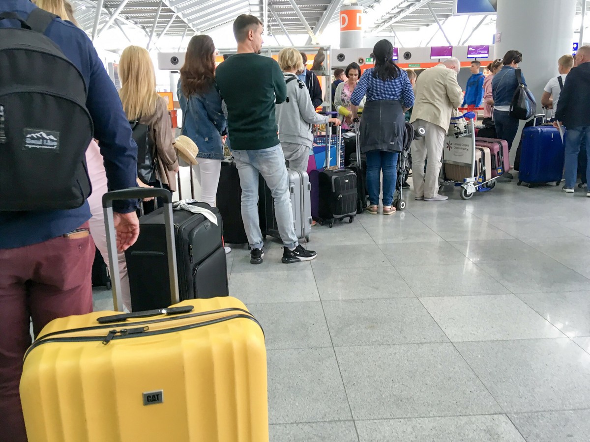 Tak Polacy planują wakacje. Jedna rzecz rzuca się w oczy [SONDAŻ]