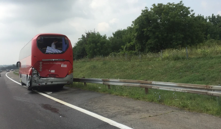 Autobus koji je učestvovao u udesu
