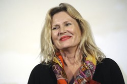 Premier Rosji uwodził Grażynę Szapołowską: Pod moimi drzwiami co wieczór stał bukiet róż od niego