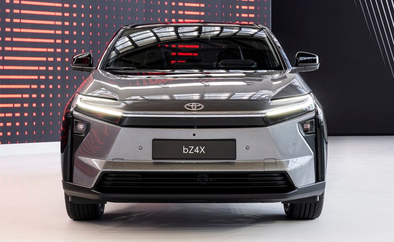 Nowa Toyota bZ4X AWD
