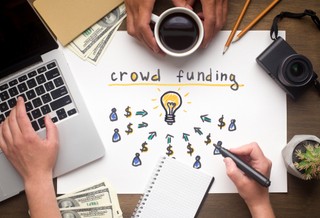 Co to jest crowdfunding i na czym polega?