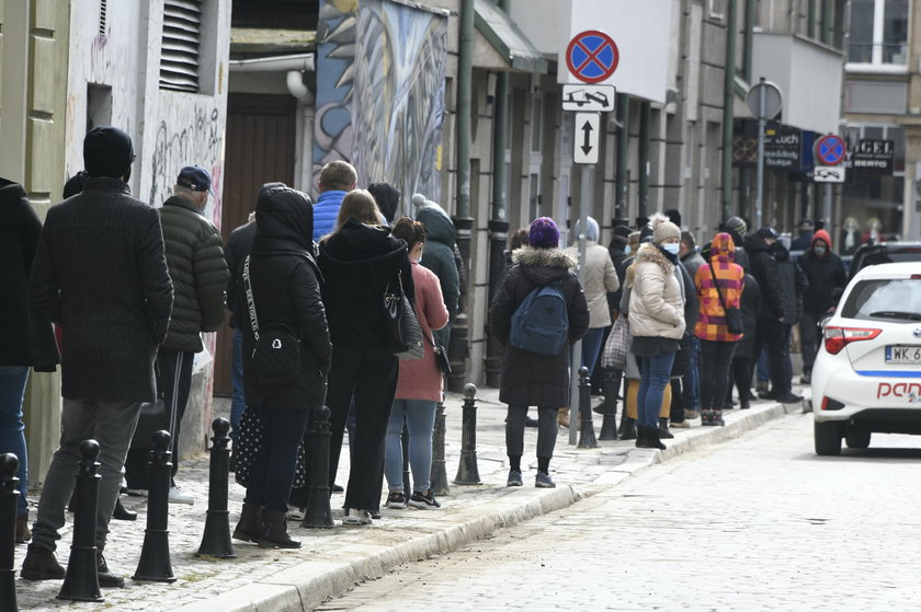 Kolejki do testowania we Wrocławiu