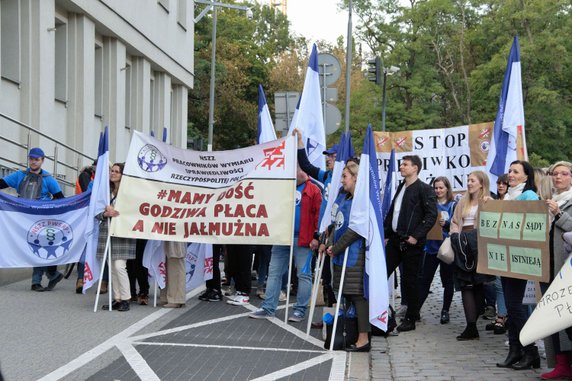 Pracownicy sądów protestowali w centrum Poznania fot. Codzienny Poznań / S. Toroszewska