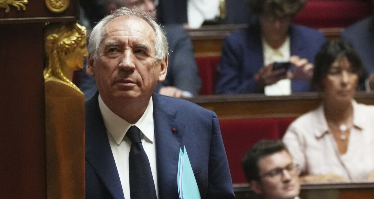 Premier Francji Bayrou zrezygnuje. Rząd upadł