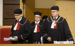 A gdyby tak obowiązywała konstytucja PiS... Tak w projekcie opisano Trybunał Konstytucyjny