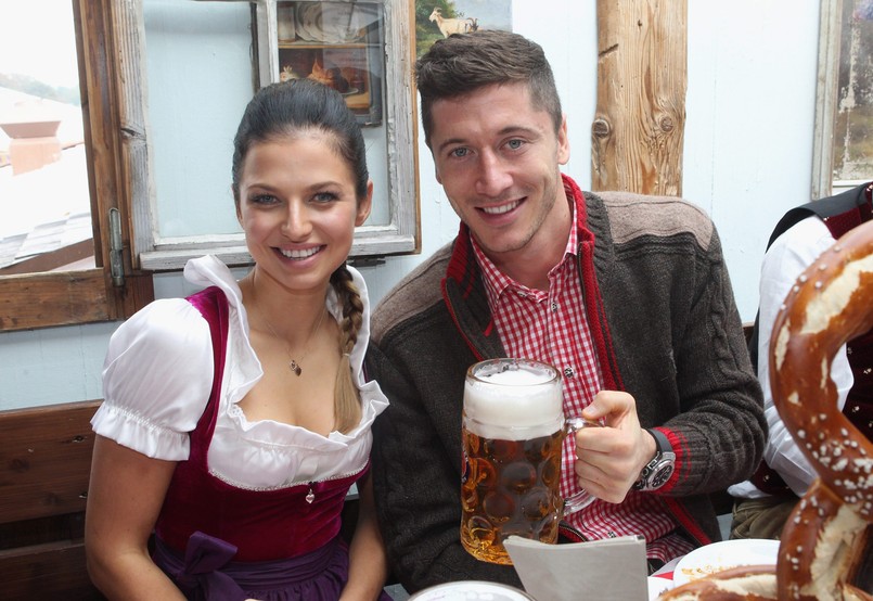 Lewandowscy na Oktoberfest. W takich strojach jeszcze ich nie widzieliście. ZDJĘCIA