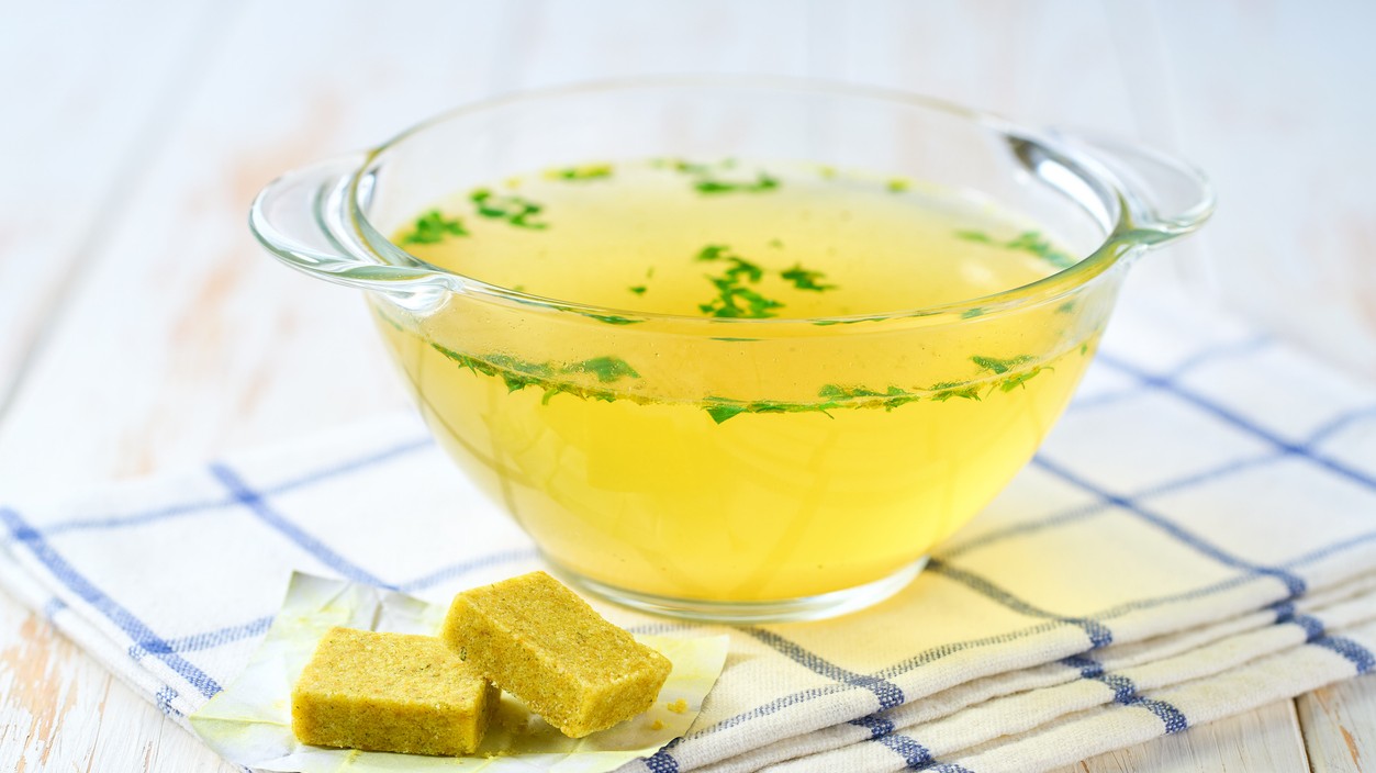 Kedysi patrili bujónové kocky, Vegeta a Maggi medzi najčastejšie používané dochucovadlá v slovenských domácnostiach.Dnes ich mnohí používajú striedmejšie alebo ich nahrádzajú prirodzenejšími alternatívami.