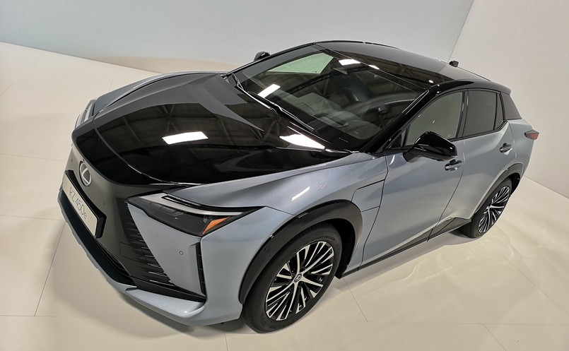 Lexus RZ 450e