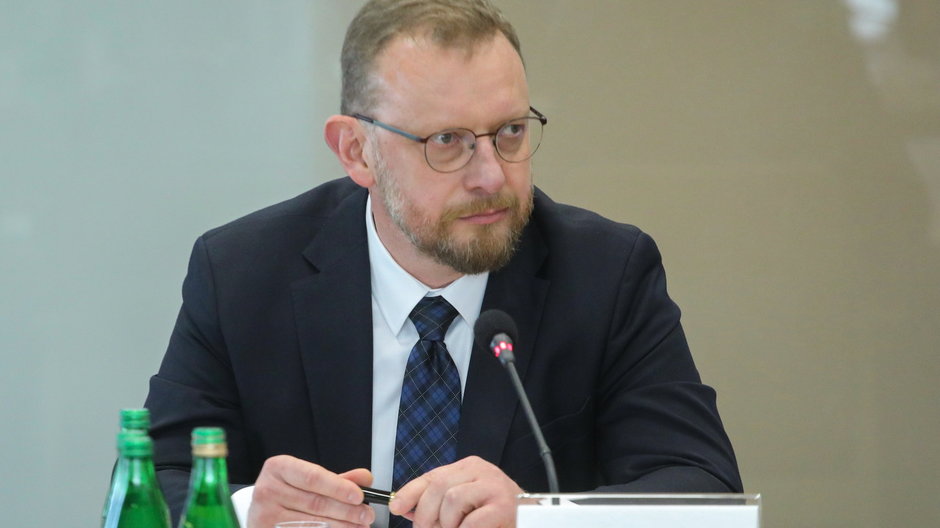 Łukasz Szumowski stawił się we wtorek na komisji śledczej